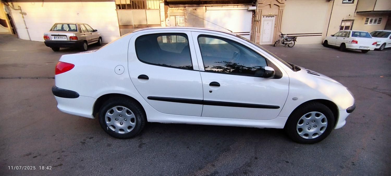 پژو ۲۰۶ صندوق دار v8 - 1395
