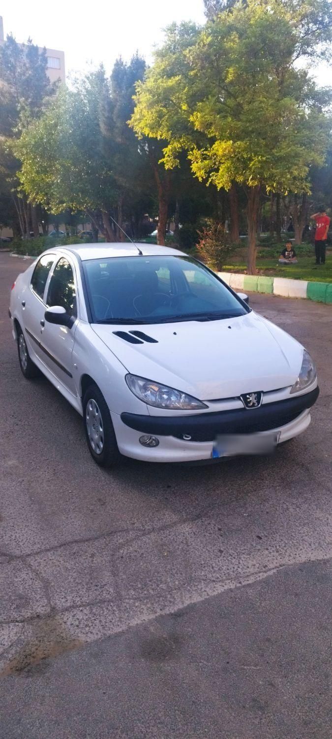 پژو ۲۰۶ صندوق دار v8 - 1395