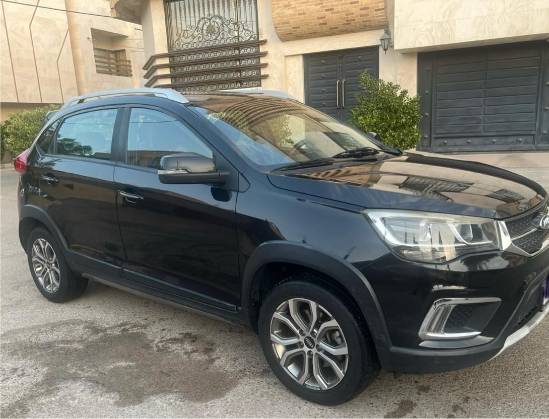 ام وی ام X22 دنده‌ای لاکچری - 1396