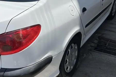 پژو ۲۰۶ صندوق دار v8 - 1393