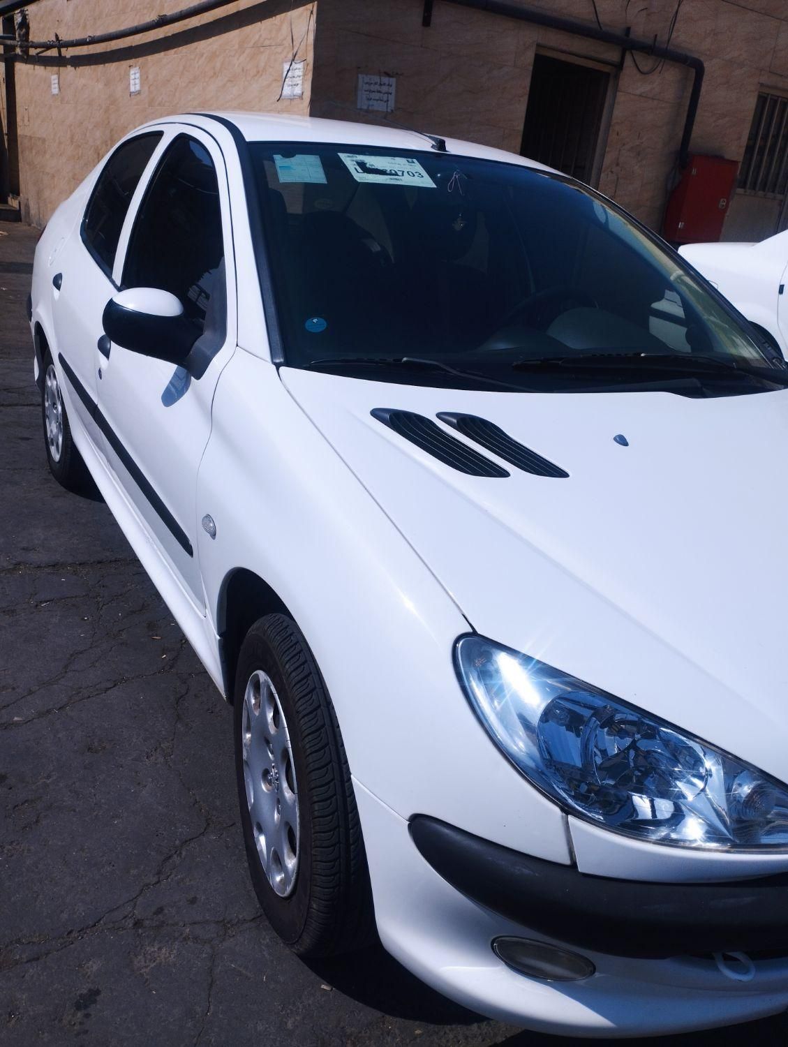 پژو ۲۰۶ صندوق دار v8 - 1399