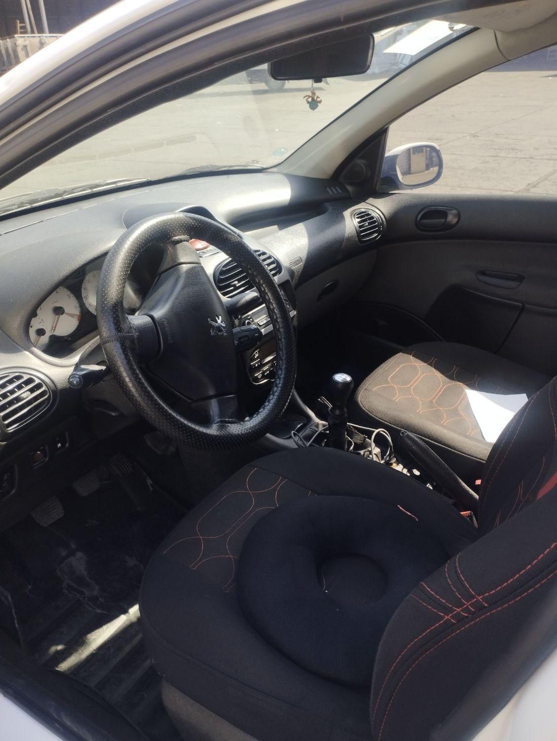 پژو ۲۰۶ صندوق دار v8 - 1399