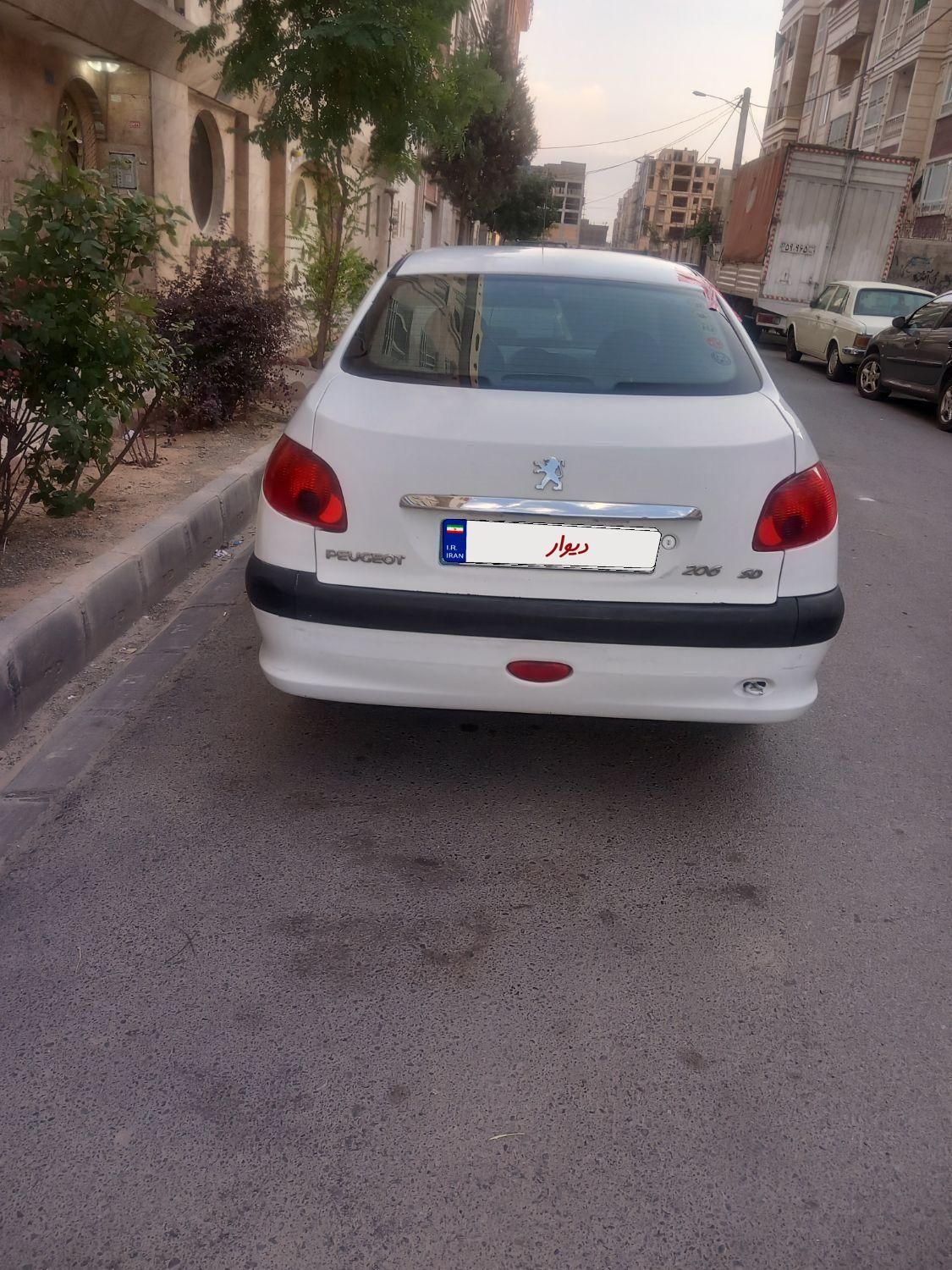 پژو ۲۰۶ صندوق دار v8 - 1389