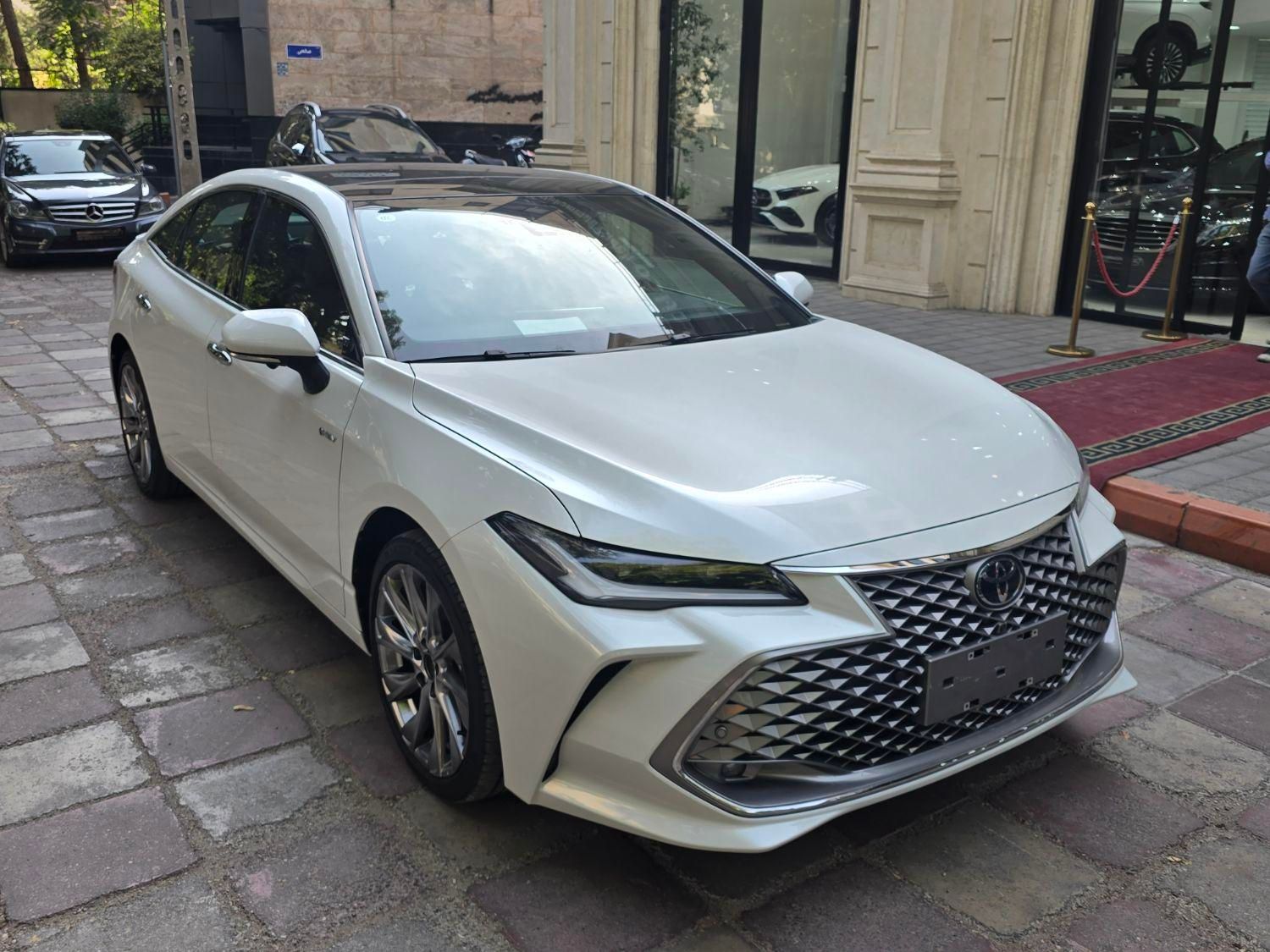 تویوتا کمری XLE - 2024