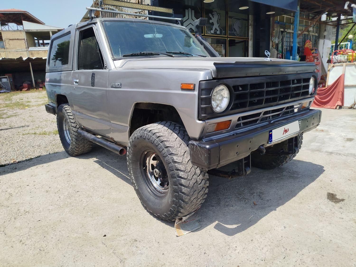 نیسان پاترول دو درب دنده‌ای - 1990