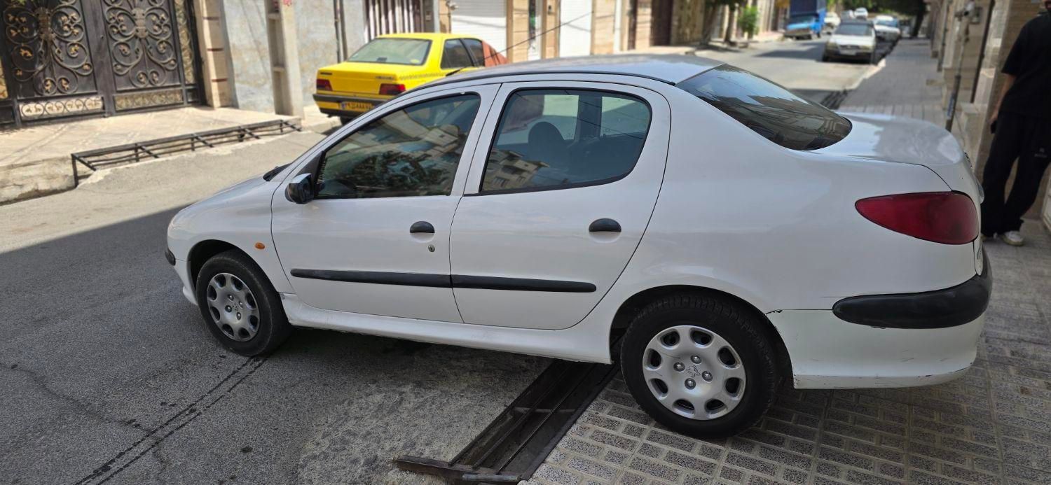 پژو ۲۰۶ صندوق دار v8 - 1390