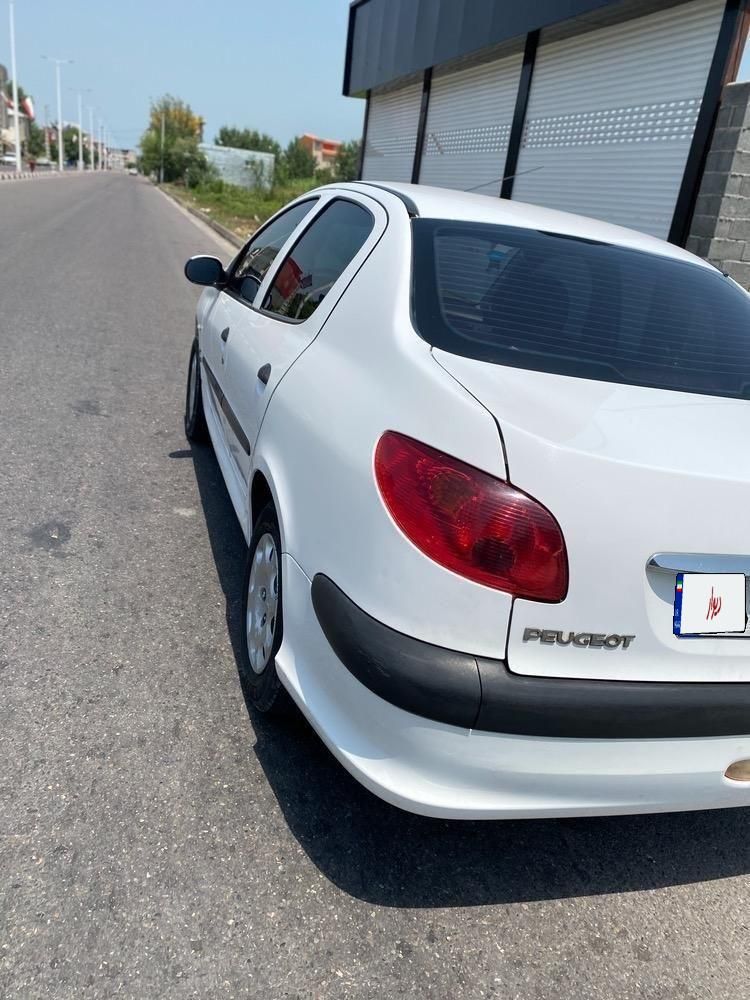 پژو ۲۰۶ صندوق دار v8 - 1390