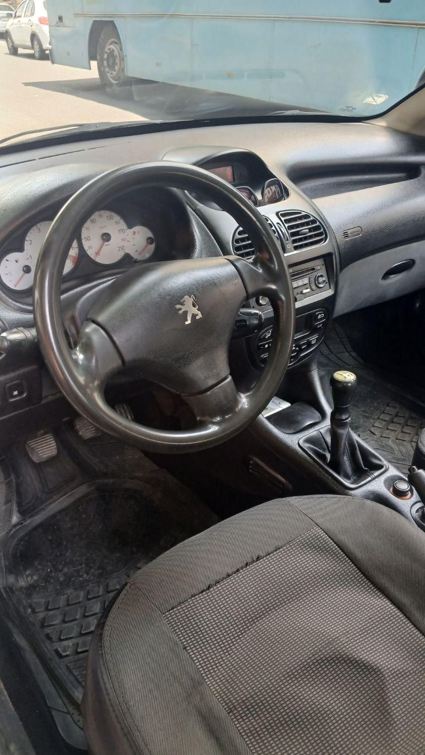 پژو ۲۰۶ صندوق دار v8 - 1393
