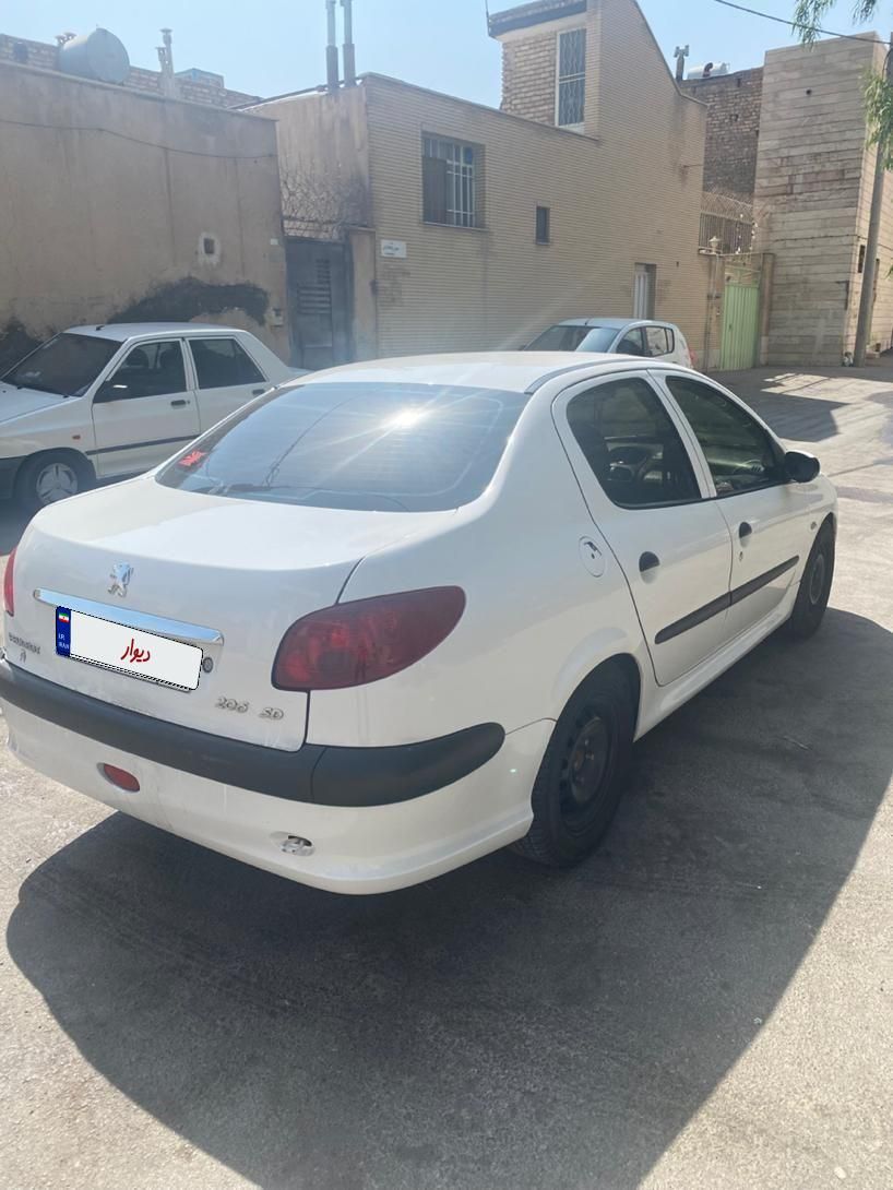 پژو ۲۰۶ صندوق دار v8 - 1399