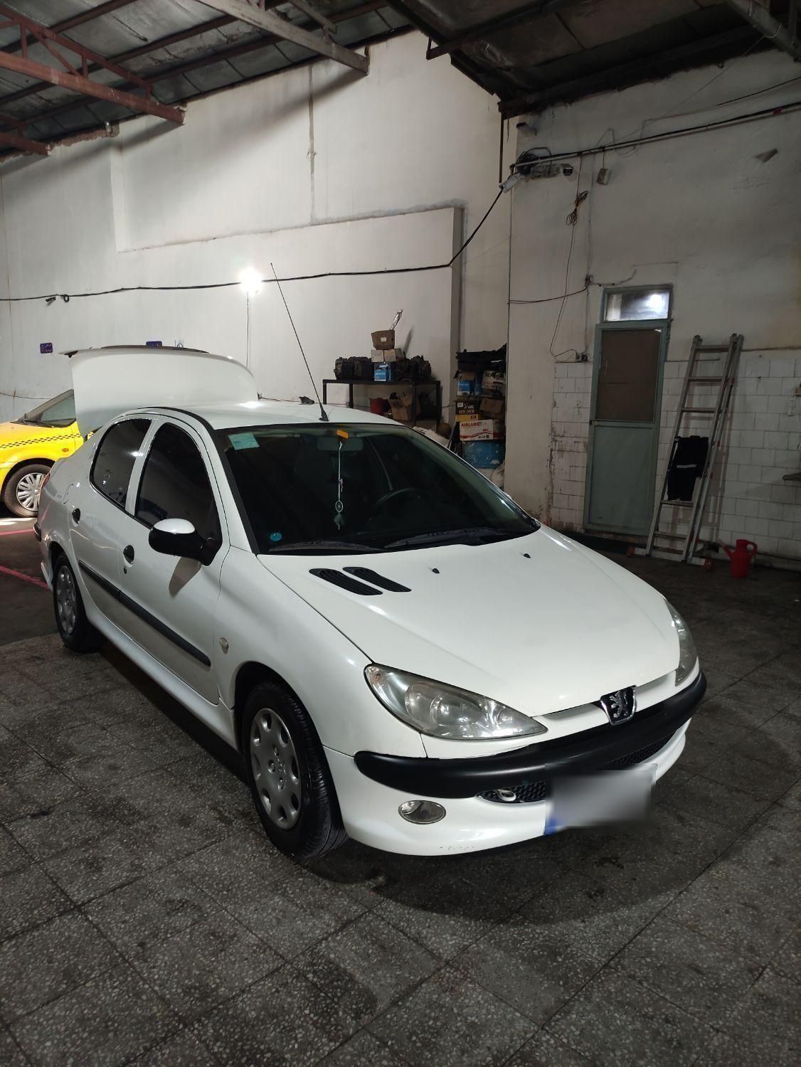 پژو ۲۰۶ صندوق دار v8 - 1395