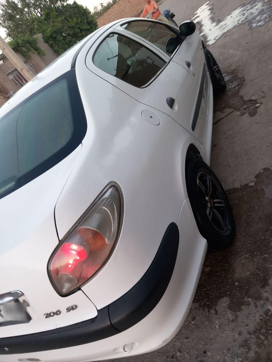 پژو ۲۰۶ صندوق دار v8 - 1390
