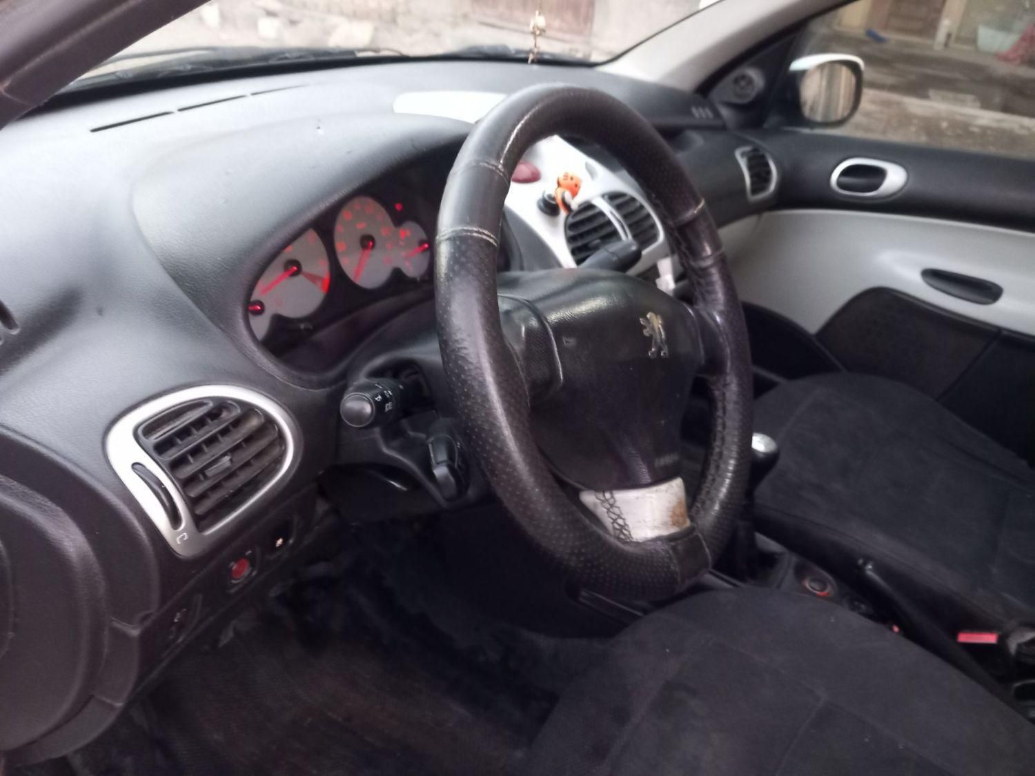 پژو ۲۰۶ صندوق دار v8 - 1390