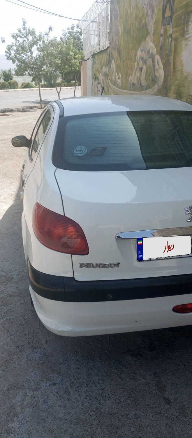 پژو ۲۰۶ صندوق دار v8 - 1397