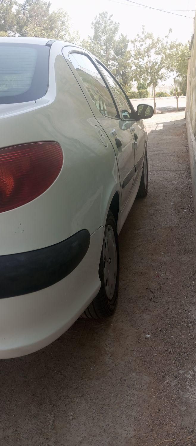 پژو ۲۰۶ صندوق دار v8 - 1397