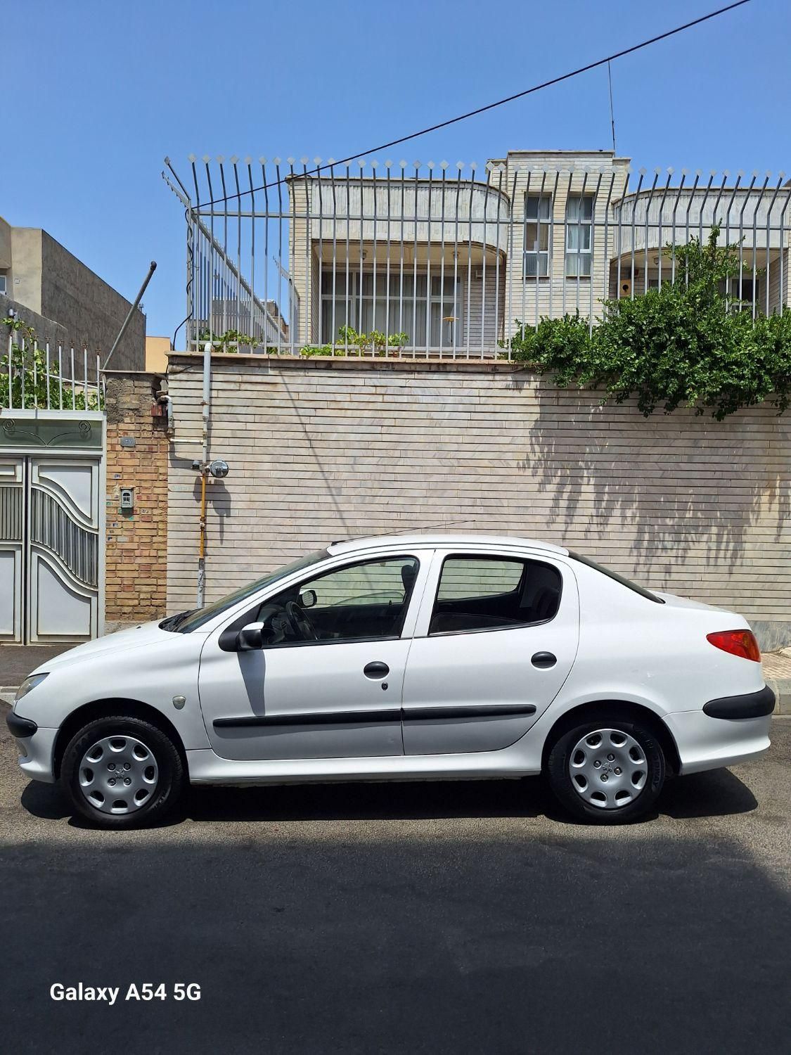 پژو ۲۰۶ صندوق دار v8 - 1393