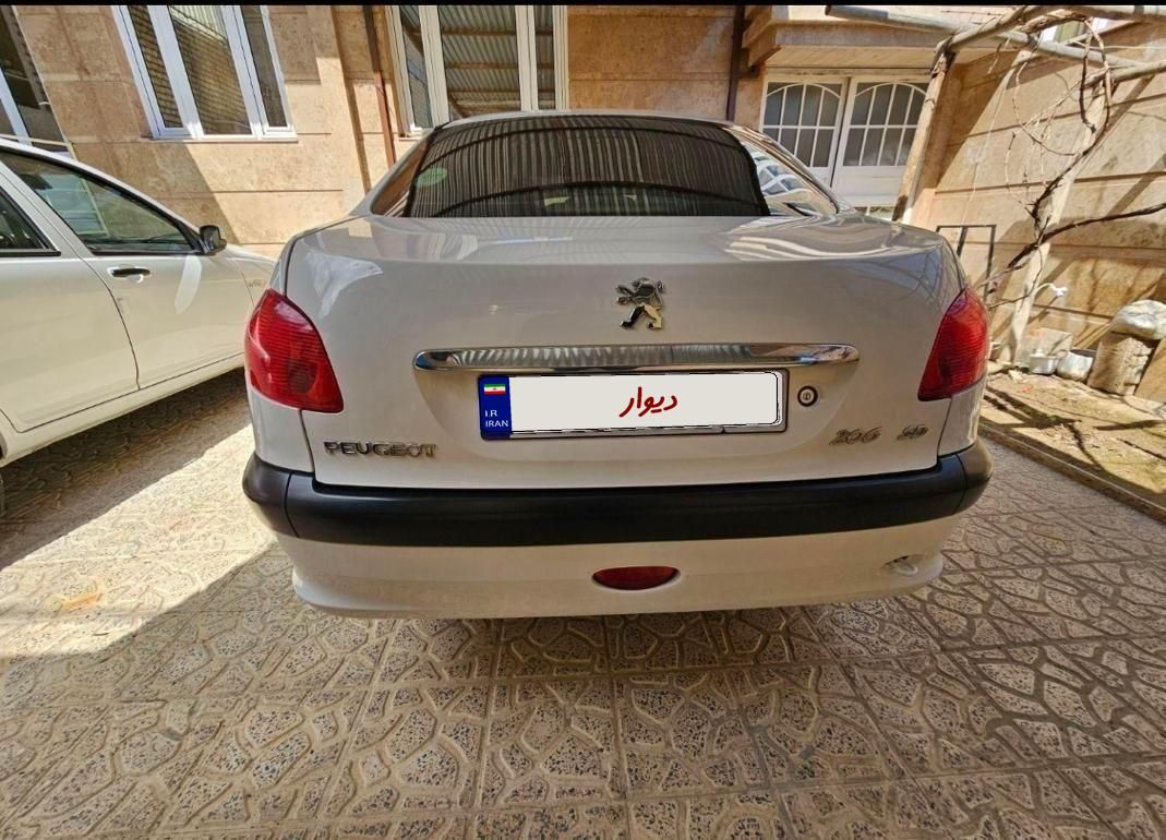 پژو ۲۰۶ صندوق دار v8 - 1398