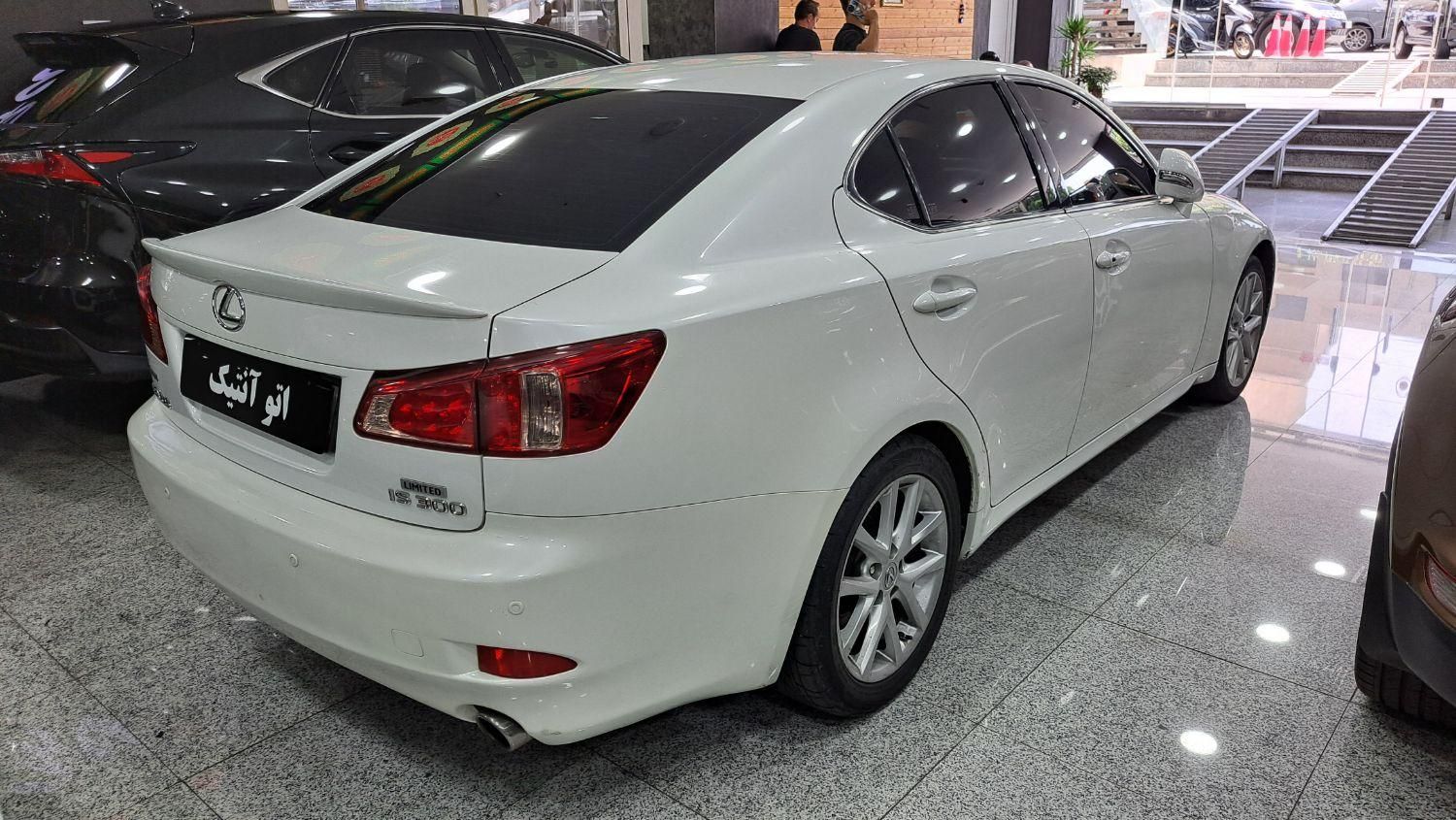 لکسوس IS 250 - 2012