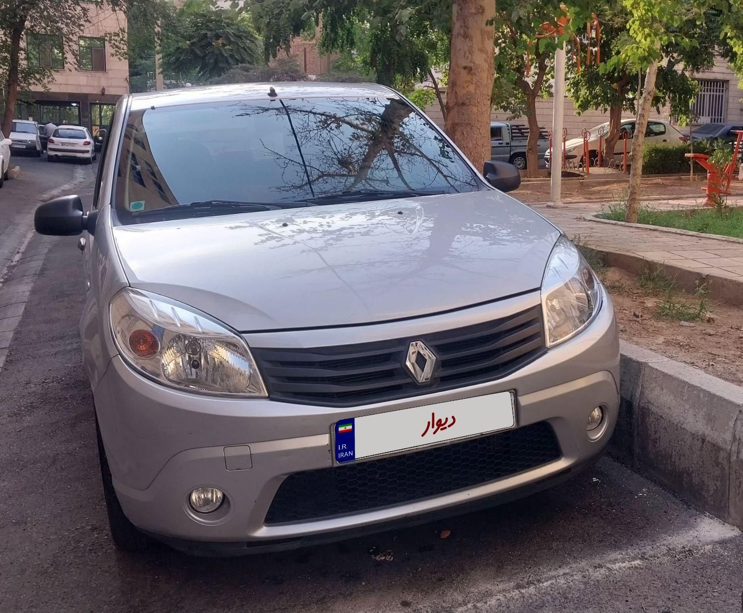 خودرو رنو، ساندرو آگهی ann_19455878