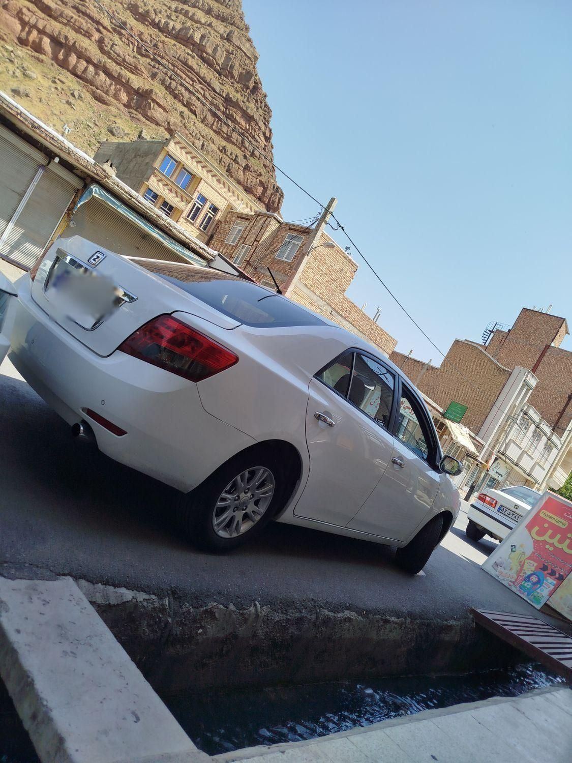 زوتی Z300 اتوماتیک - 2014