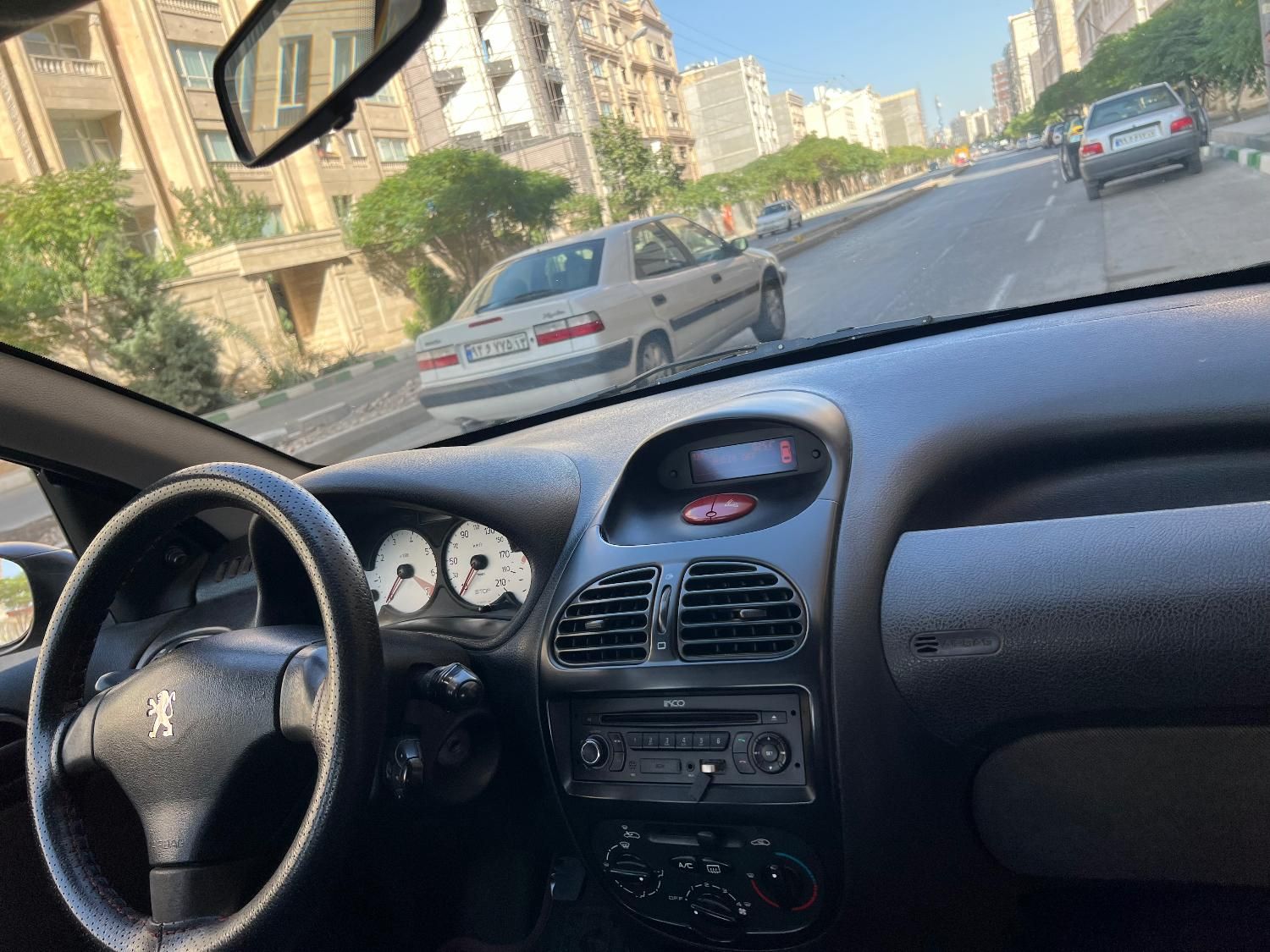 پژو 206 تیپ 3 - 1396