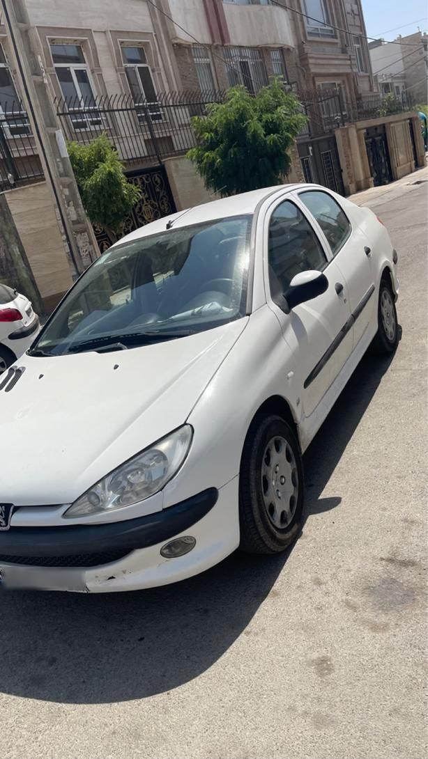 پژو ۲۰۶ صندوق دار v8 - 1393