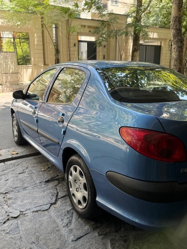 پژو ۲۰۶ صندوق دار v8 - 1396