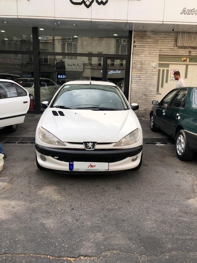 پژو ۲۰۶ صندوق دار v8 - 1392