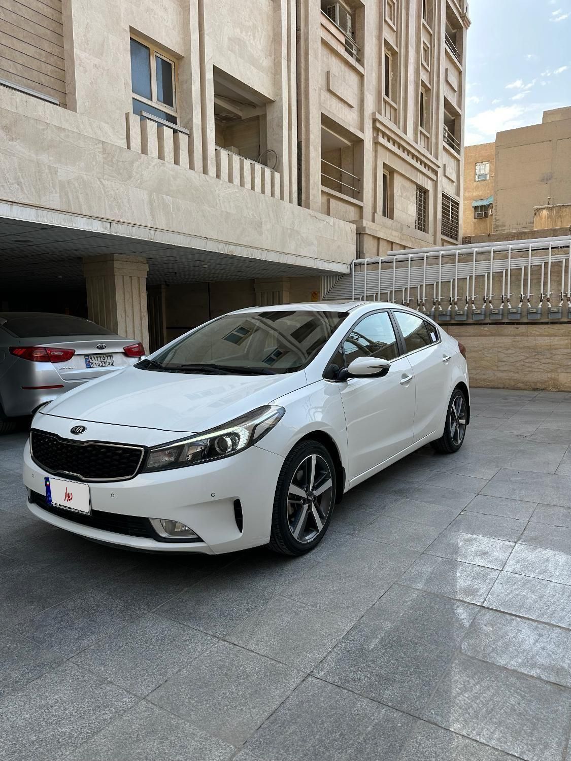 کیا سراتو 2.0 لیتر اتوماتیک GT لاین - 2017