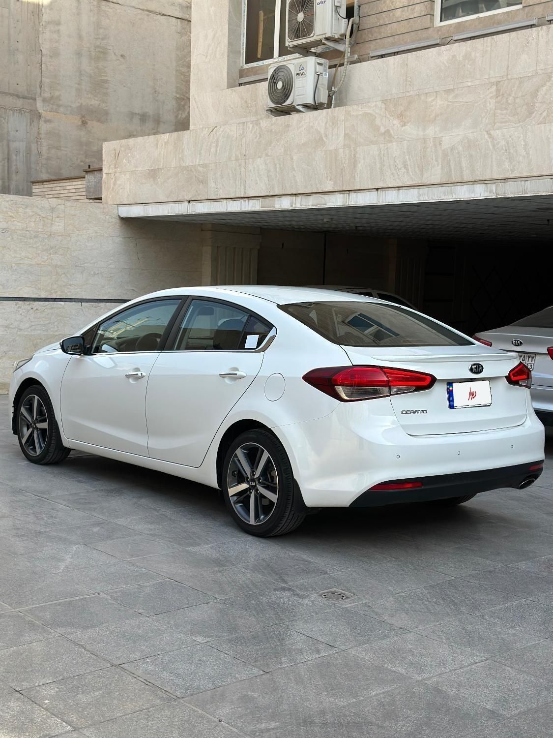 کیا سراتو 2.0 لیتر اتوماتیک GT لاین - 2017