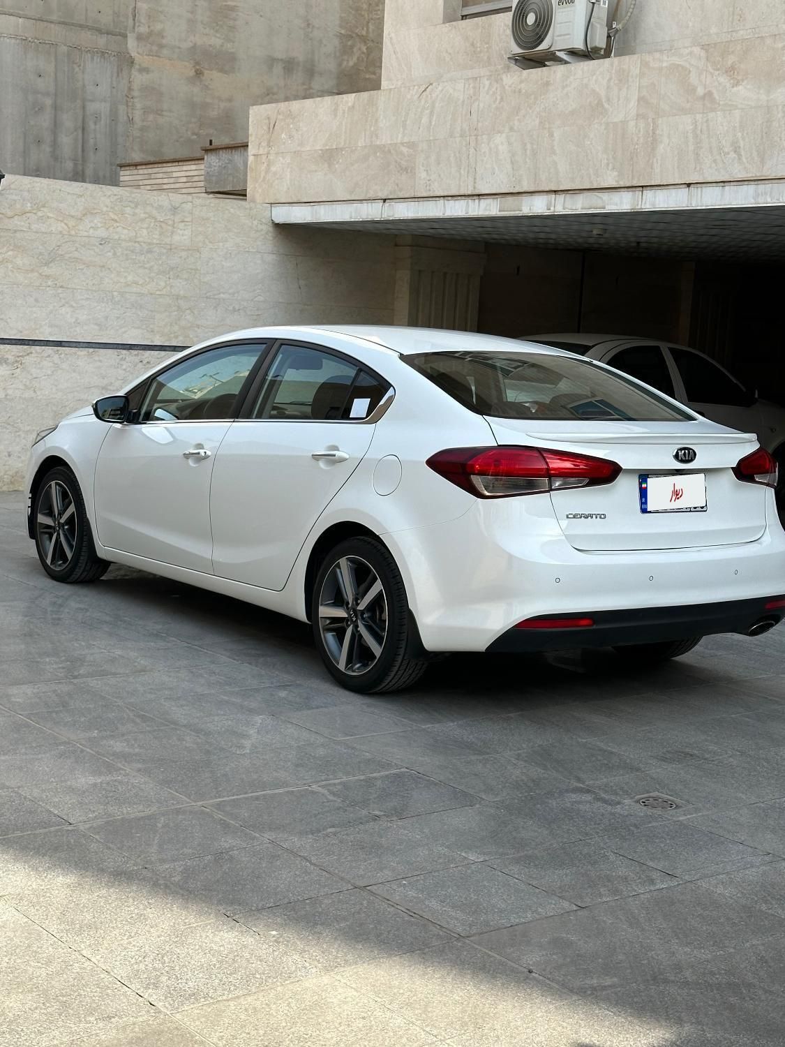 کیا سراتو 2.0 لیتر اتوماتیک GT لاین - 2017