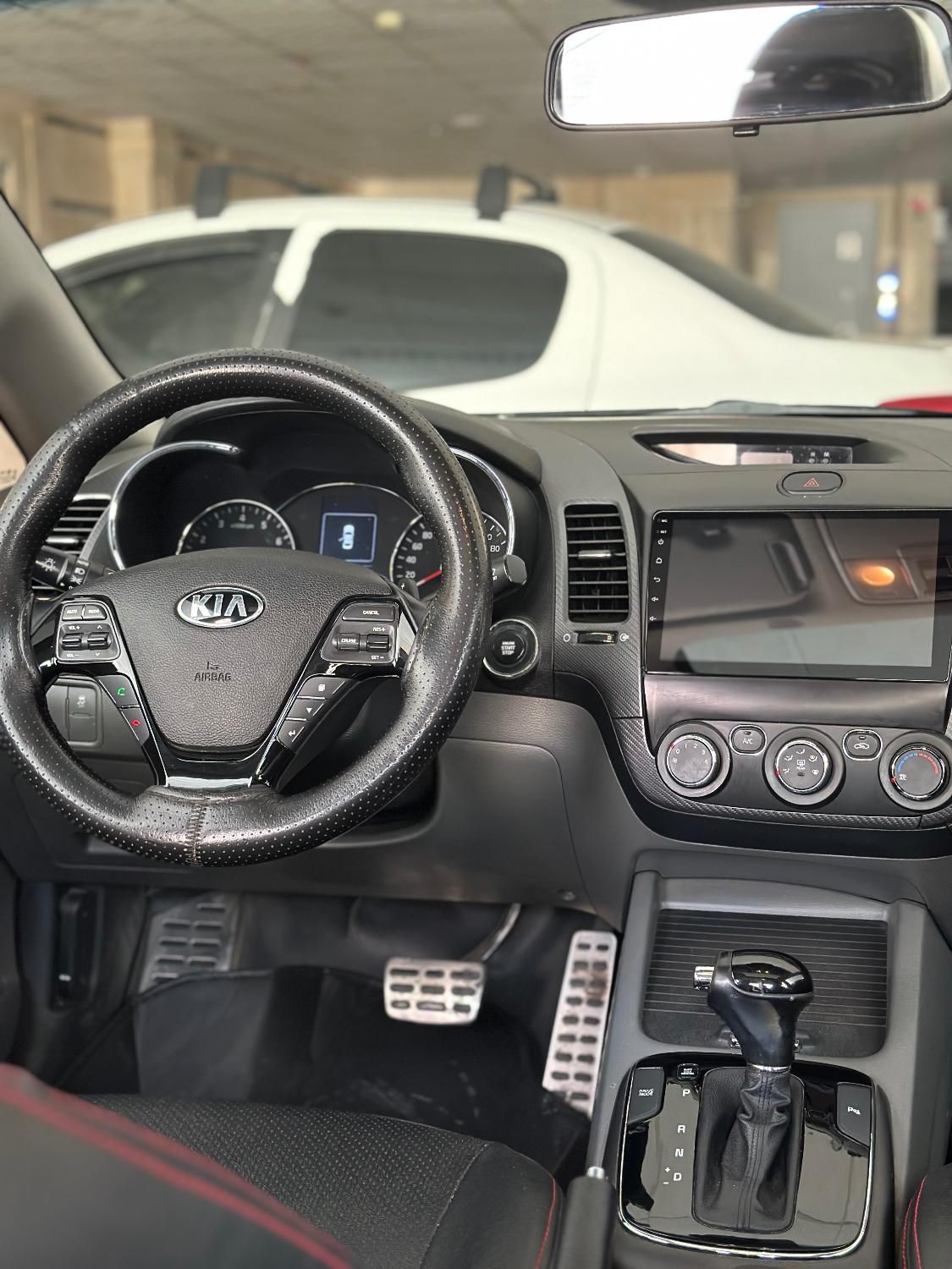کیا سراتو 2.0 لیتر اتوماتیک GT لاین - 2017