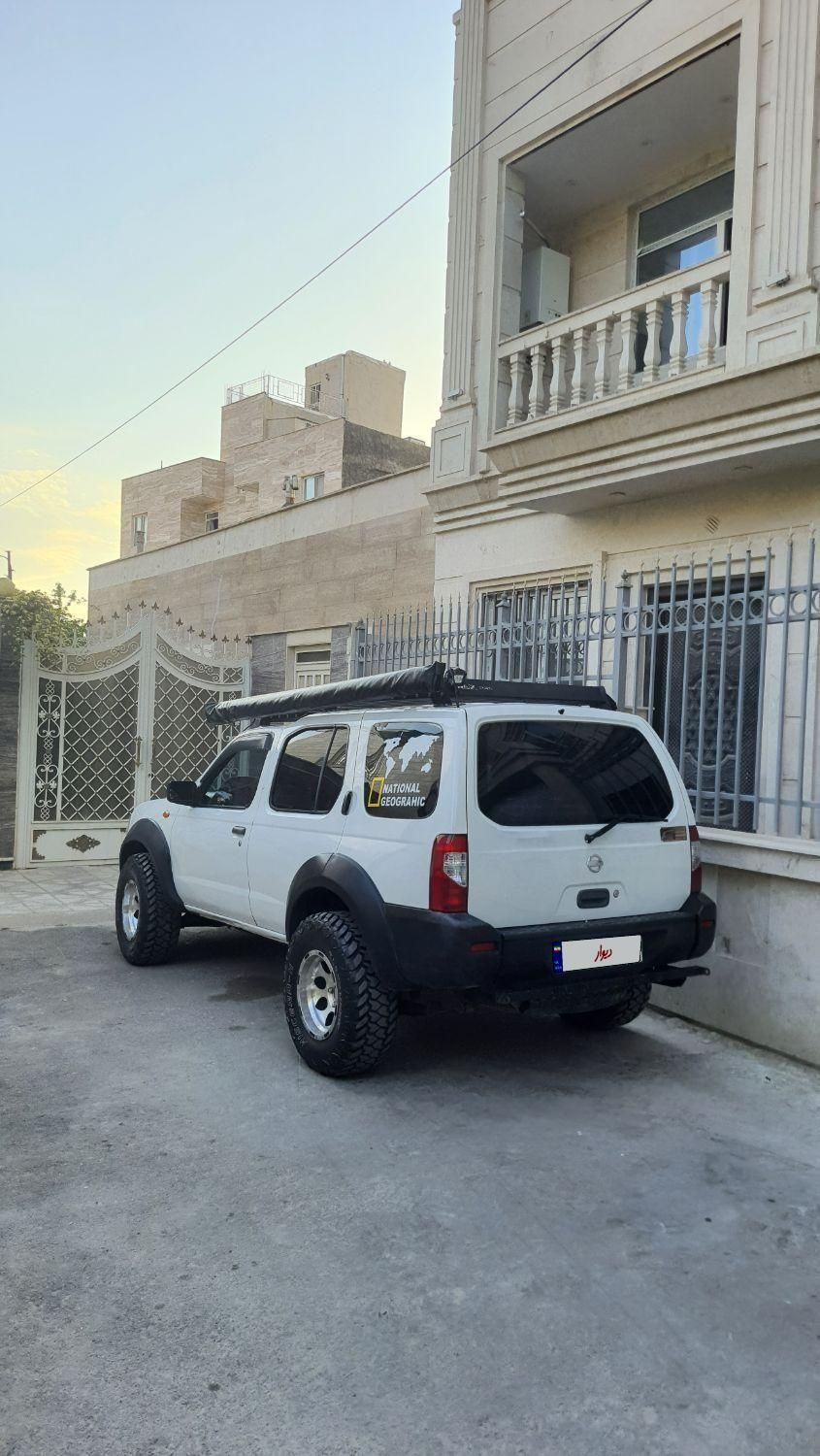 نیسان رونیز دنده‌ای - 1385