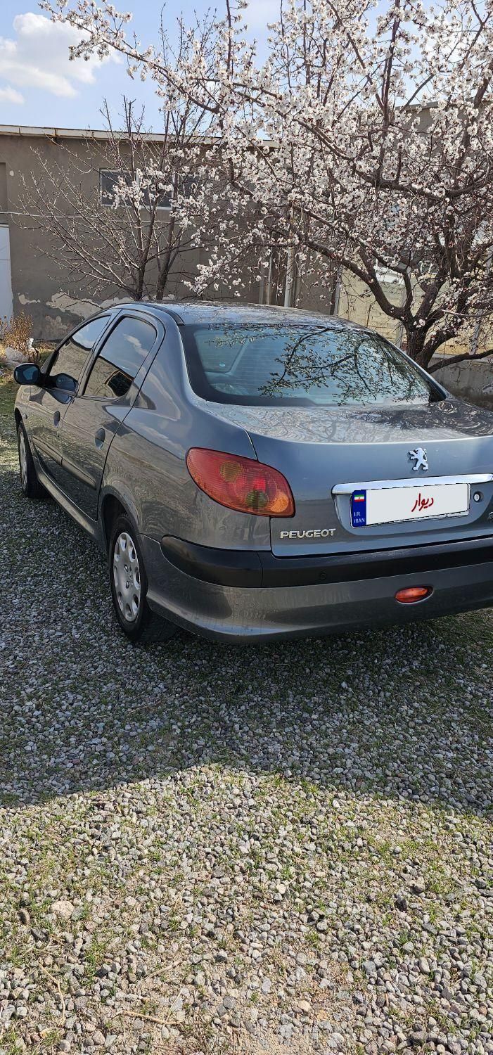پژو ۲۰۶ صندوق دار v8 - 1393