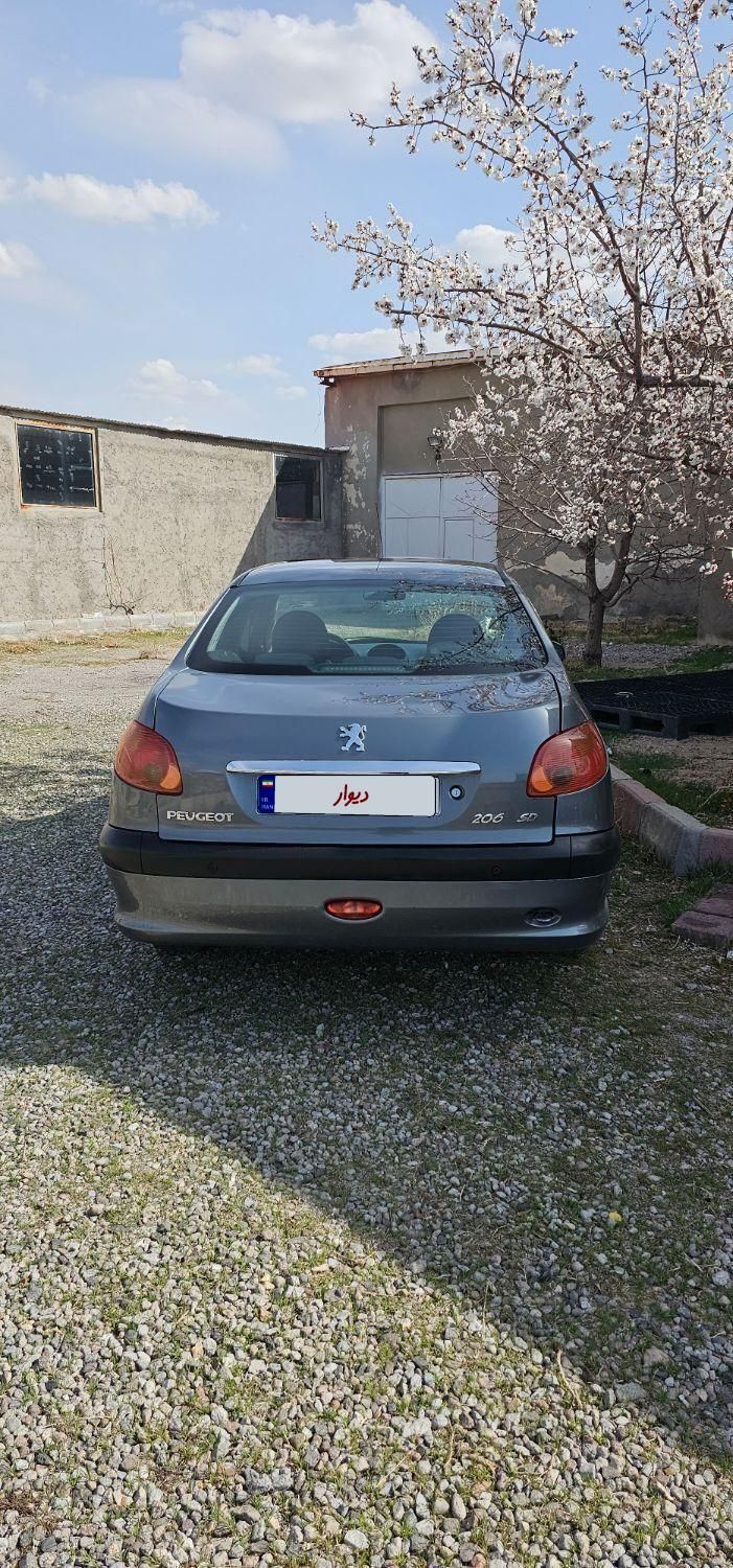 پژو ۲۰۶ صندوق دار v8 - 1393