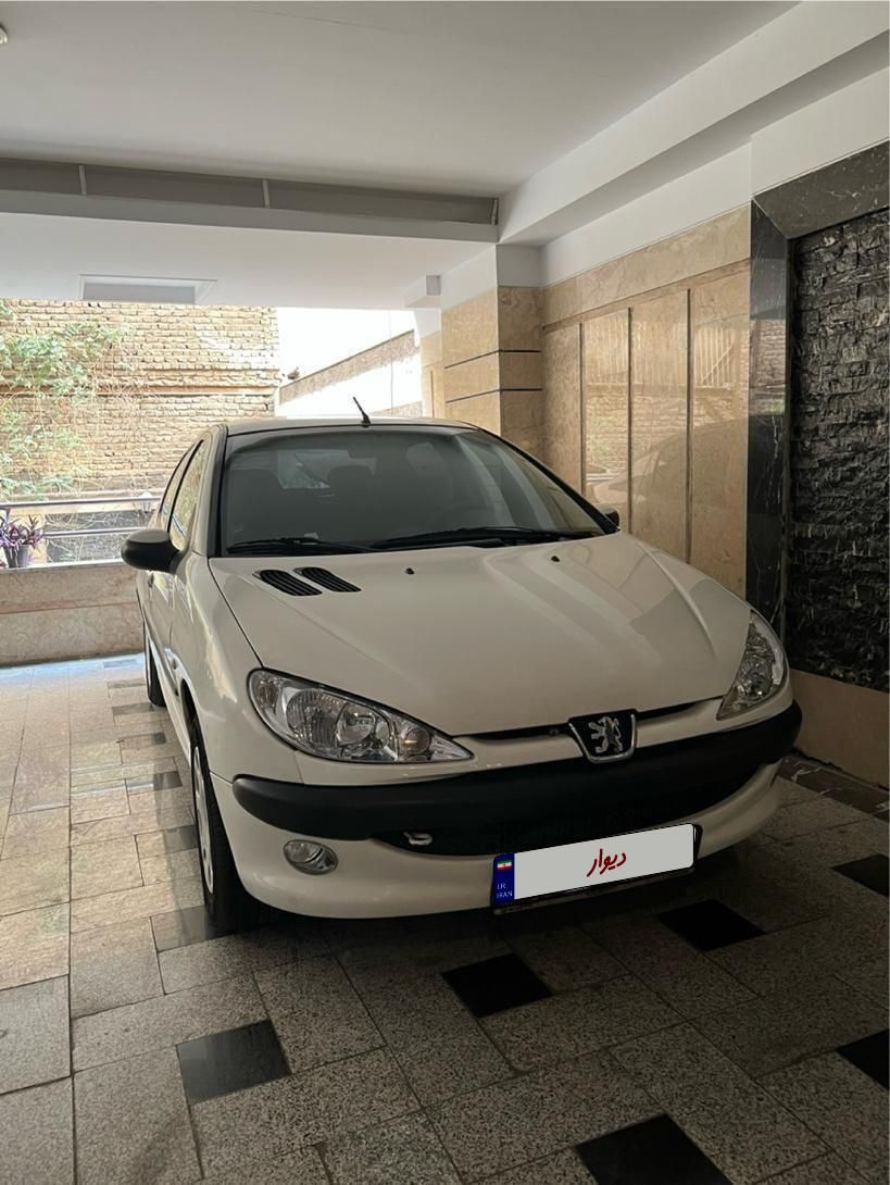 پژو ۲۰۶ صندوق دار v8 - 1389