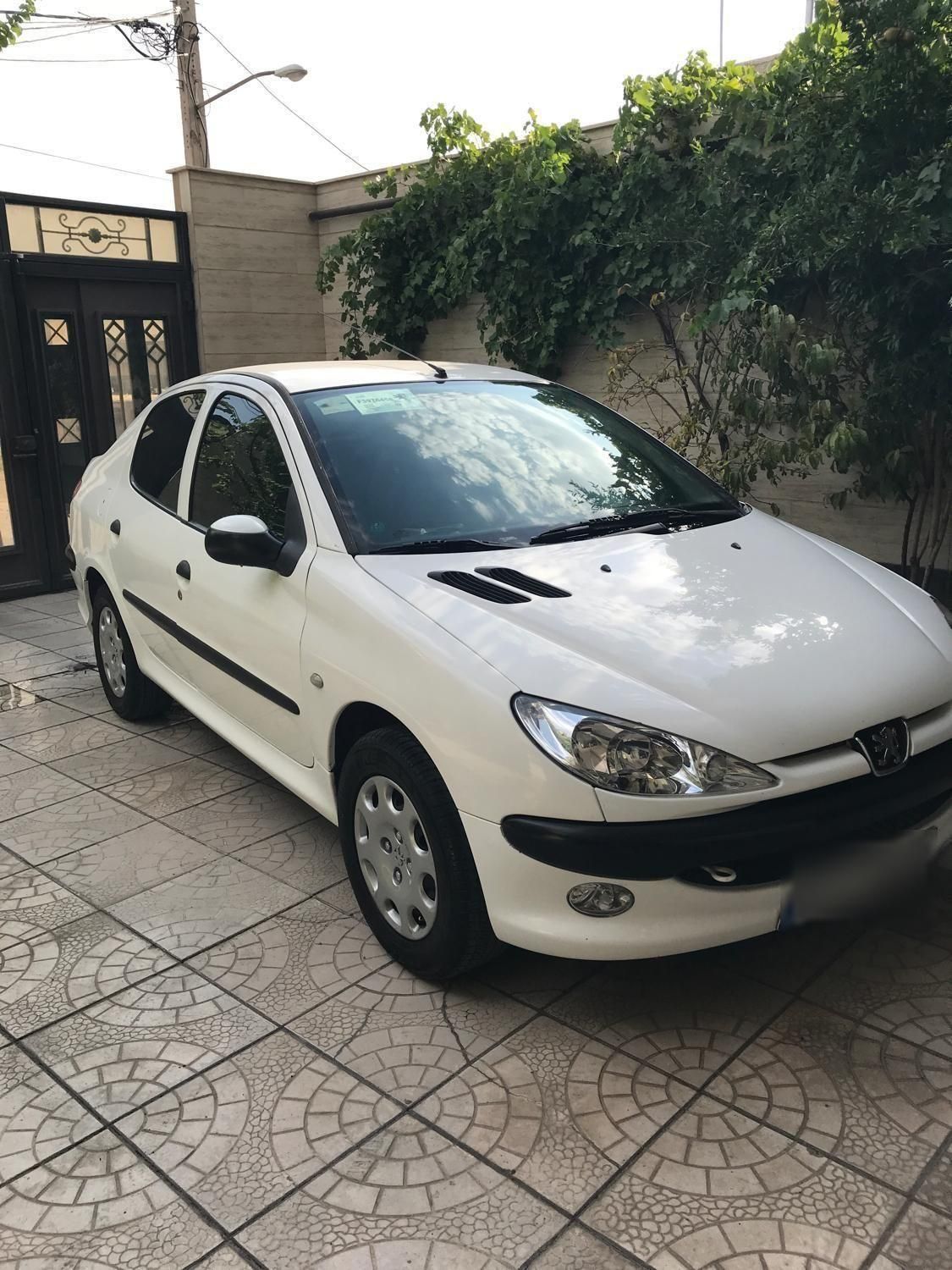 پژو ۲۰۶ صندوق دار v8 - 1393