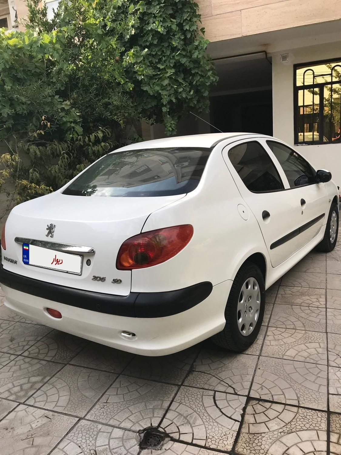 پژو ۲۰۶ صندوق دار v8 - 1393