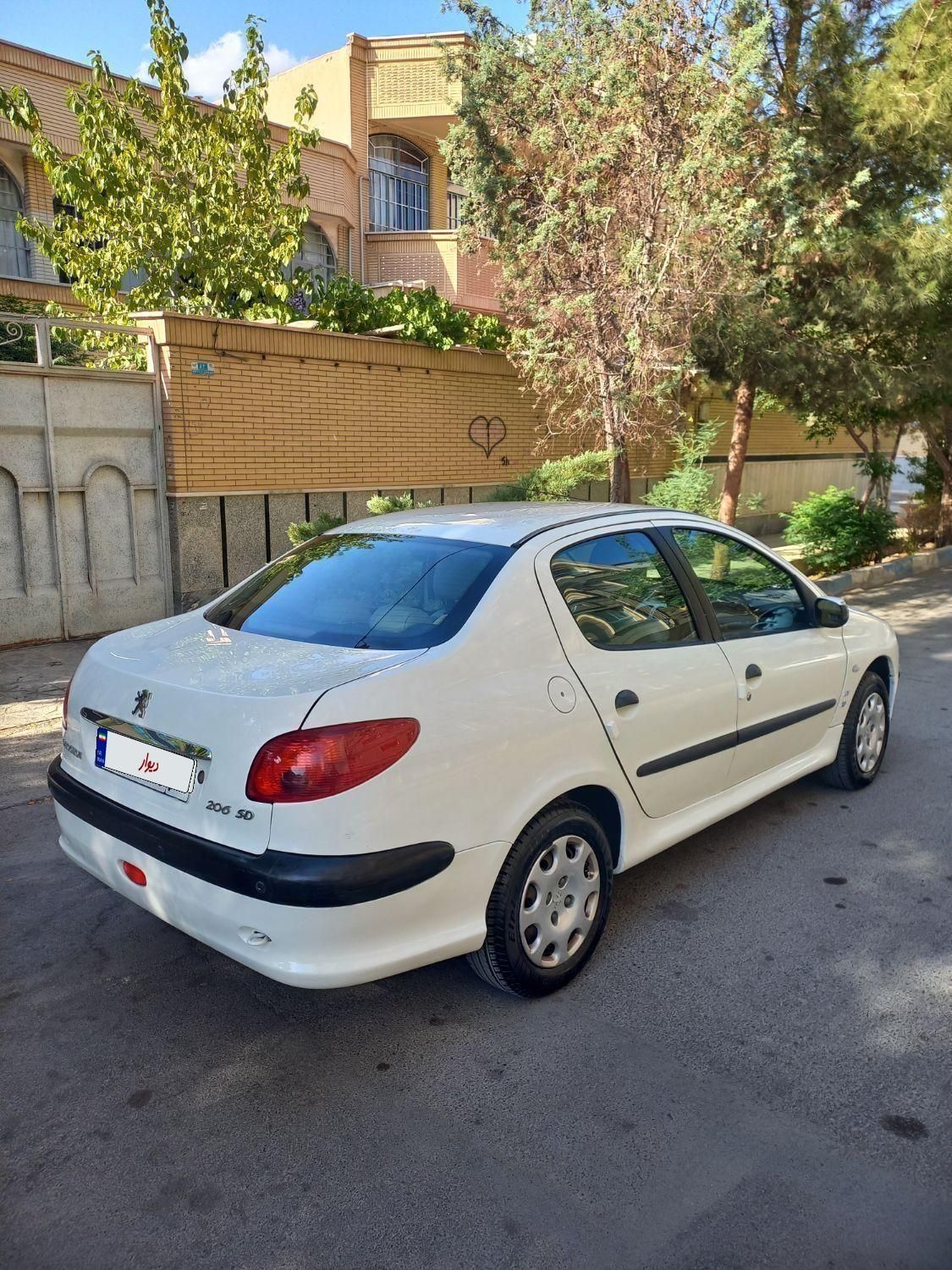 پژو ۲۰۶ صندوق دار v8 - 1388
