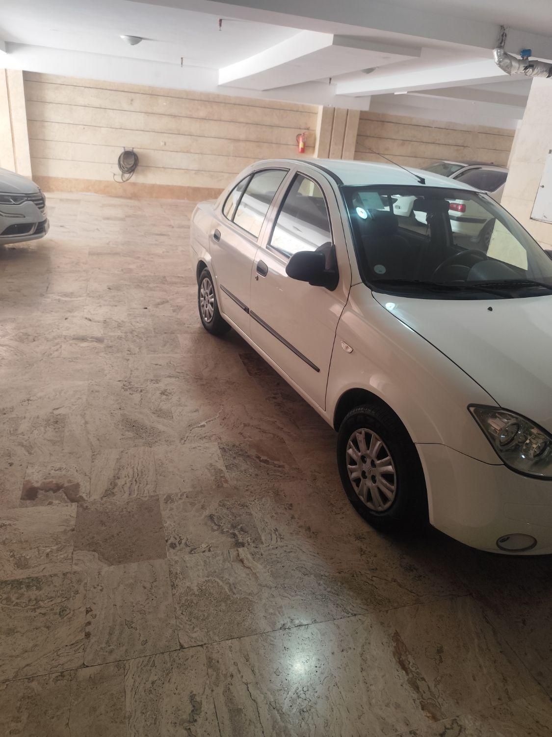 تیبا صندوق دار SX - 1400
