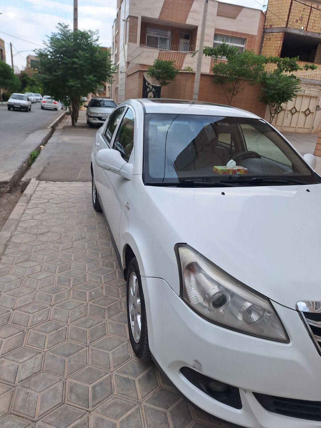 خودرو ام وی ام، 550 آگهی ann_19460212