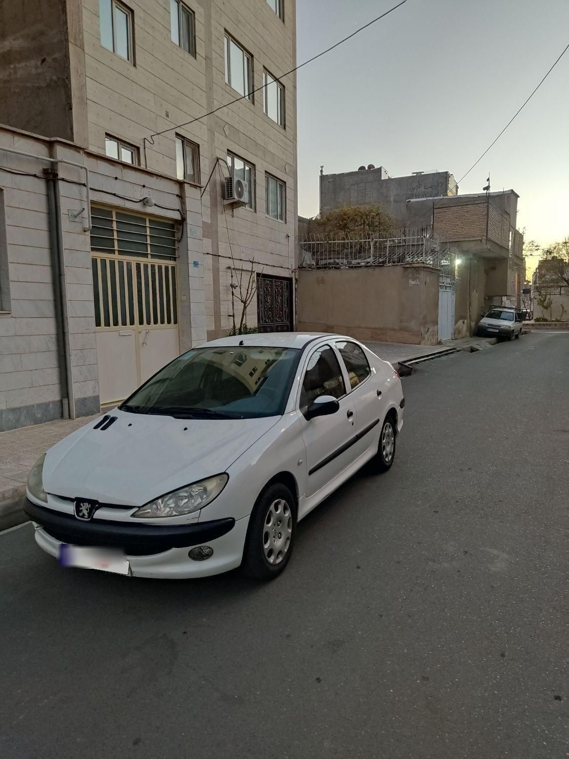 پژو ۲۰۶ صندوق دار v8 - 1397