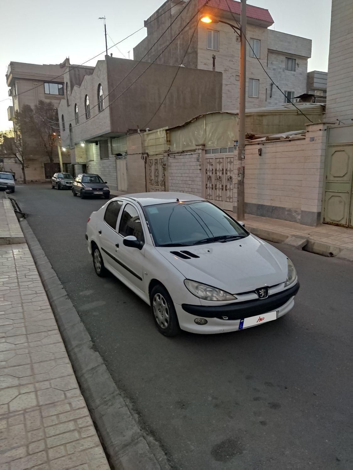 پژو ۲۰۶ صندوق دار v8 - 1397