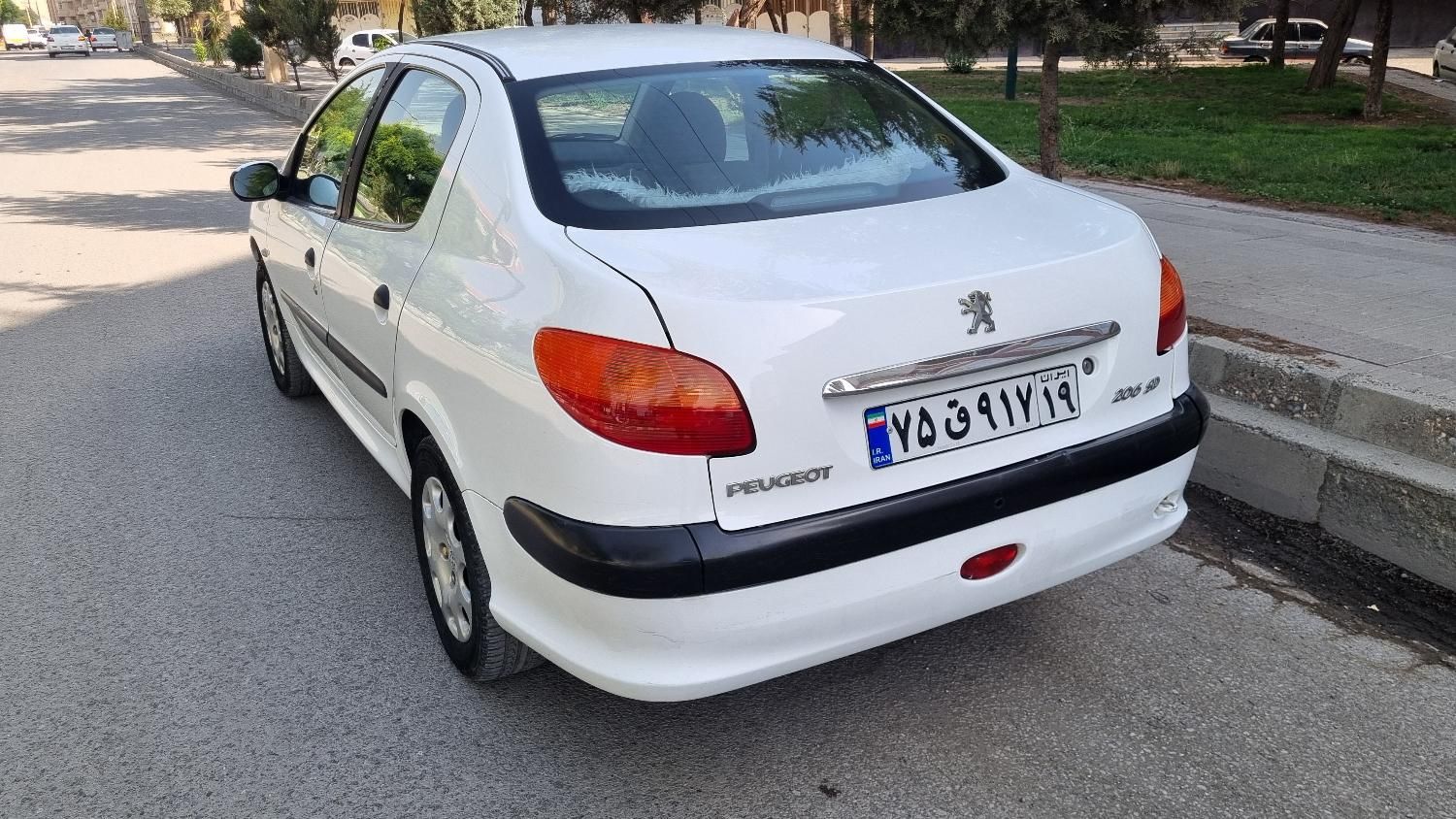 پژو ۲۰۶ صندوق دار v8 - 1389
