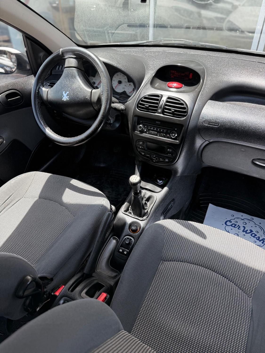 پژو ۲۰۶ صندوق دار v8 - 1397