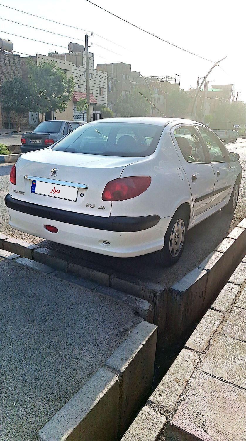 پژو ۲۰۶ صندوق دار v8 - 1390