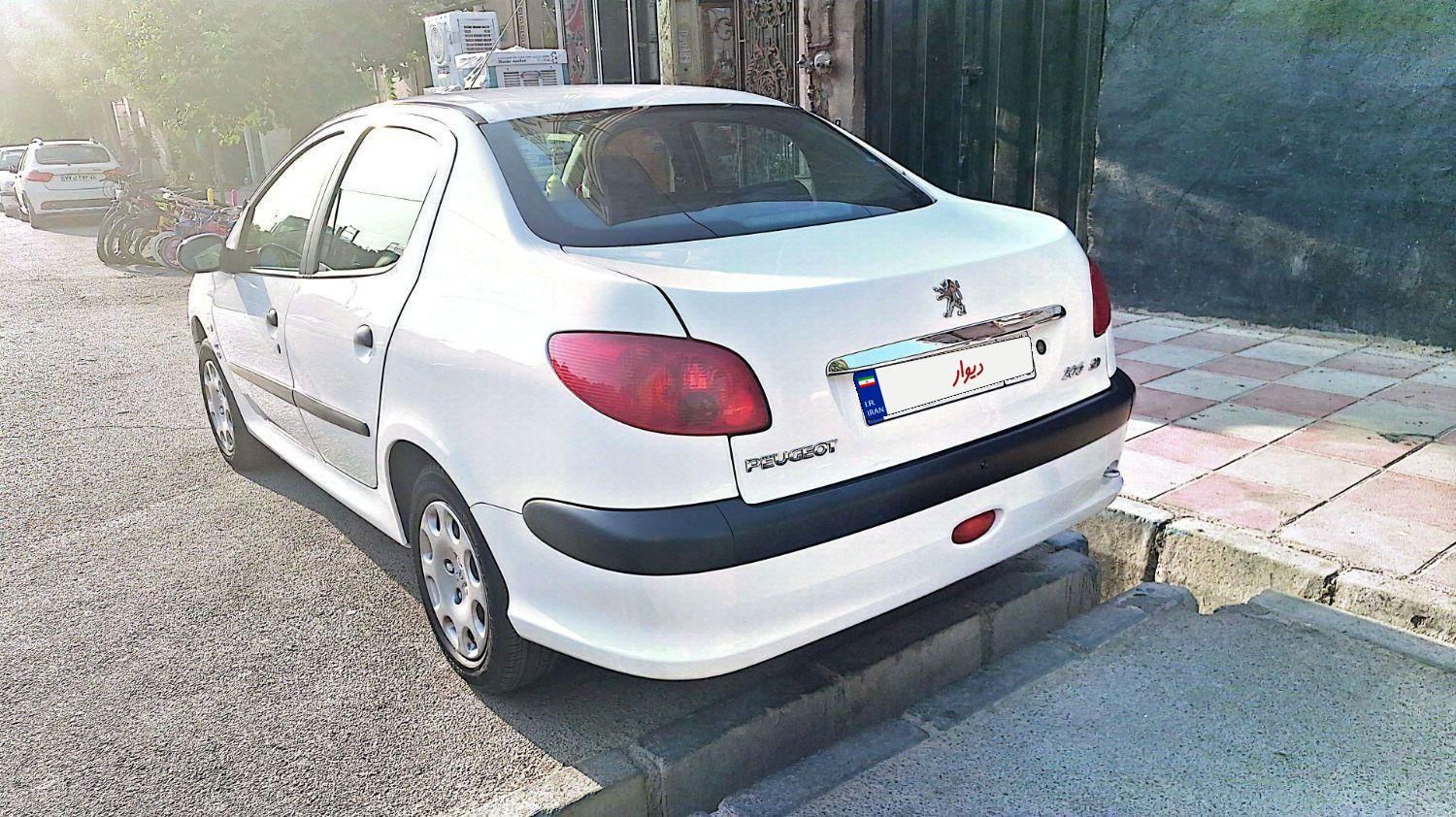 پژو ۲۰۶ صندوق دار v8 - 1390