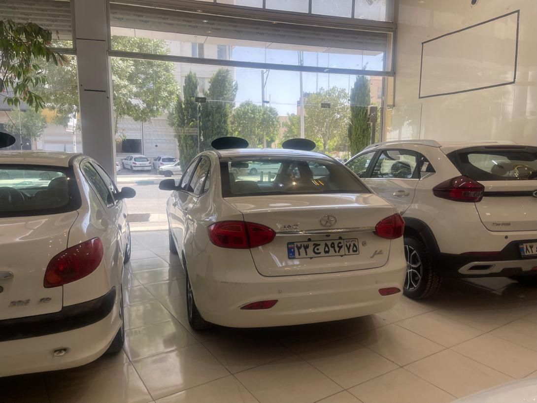 جک J4 اتوماتیک ساده - 1402