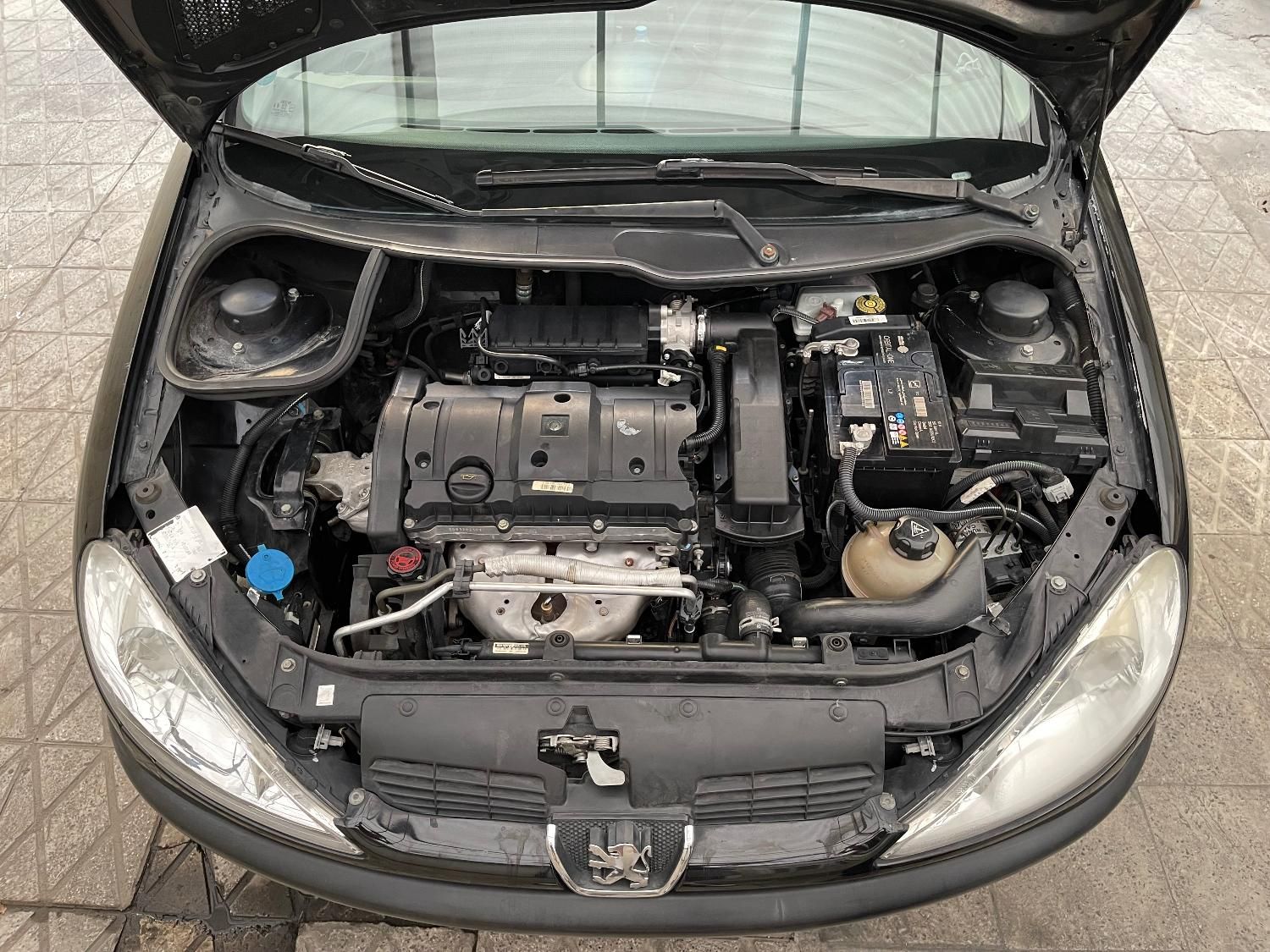 پژو ۲۰۶ صندوق دار v8 - 1394
