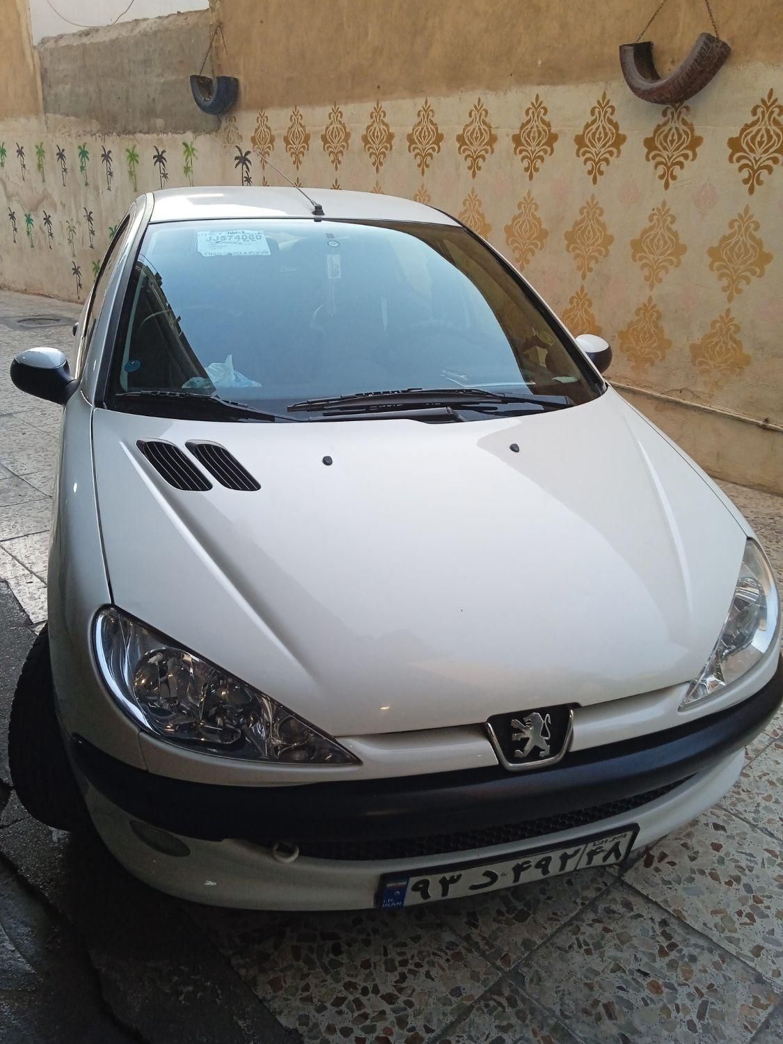 پژو ۲۰۶ صندوق دار v8 - 1397