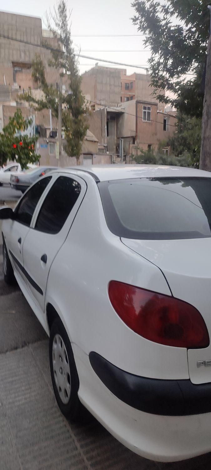 پژو ۲۰۶ صندوق دار v8 - 1394